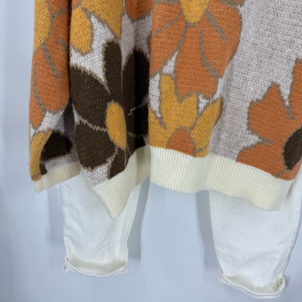 BiBi Orange, Brown, Cream large, bold Floral print Crew Neck cozy Sweater M - Picture 6 of 10